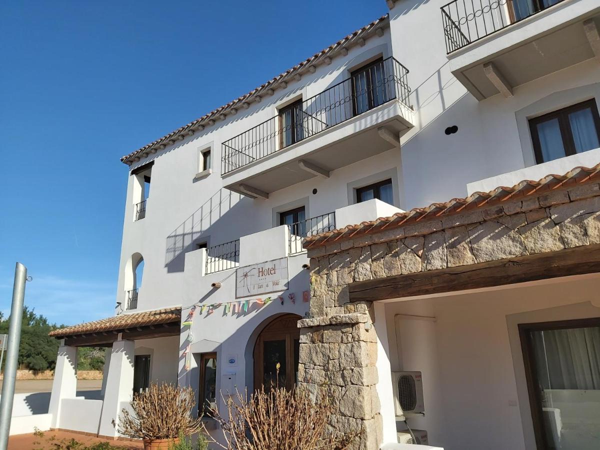 Hotel Il Faro Di Molara 포르토산파울로 외부 사진