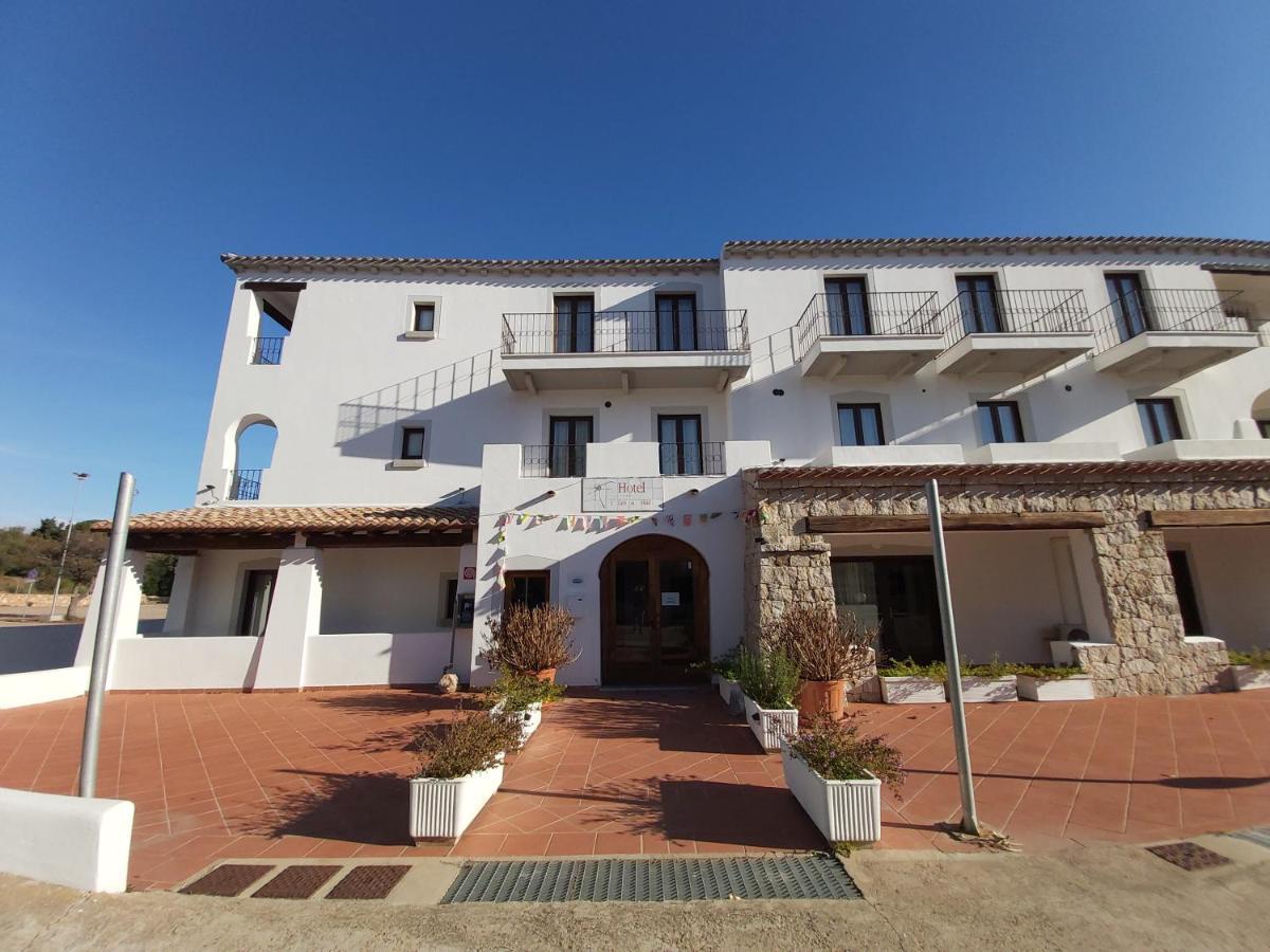 Hotel Il Faro Di Molara 포르토산파울로 외부 사진